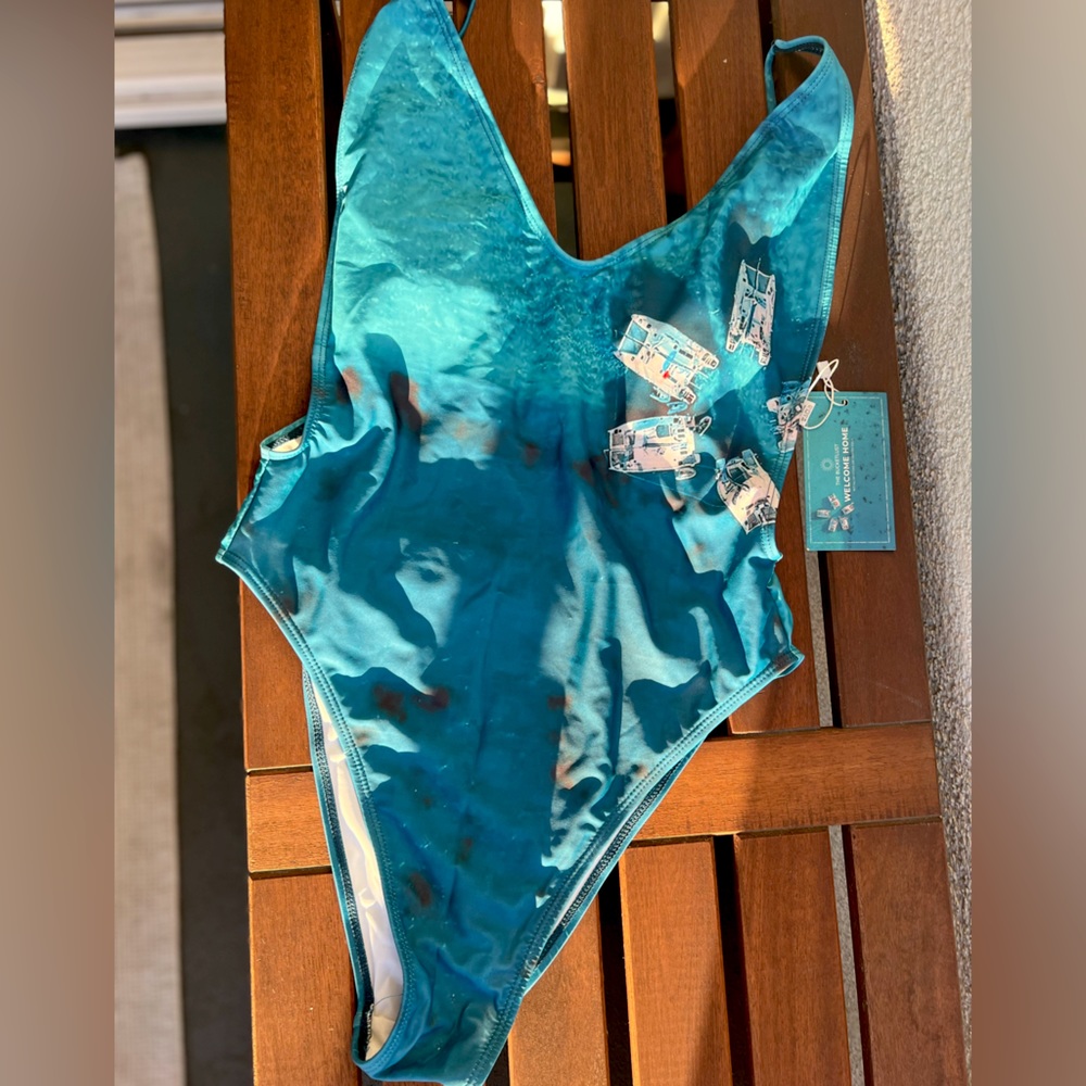 Bora Bora 1 piece from the Bucketlust adventure - size L/XL - Brand New